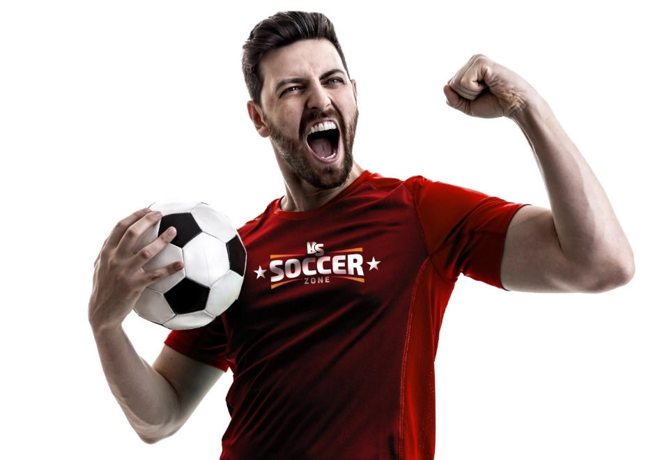 Mężczyzna z&nbsp;piłką