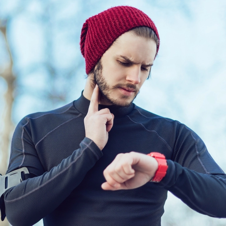 Mężczyzna z&nbsp;telefonem